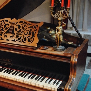 Продам антикварний австрійський рояль Gebrüder Stingl Wien