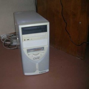 продаю компьютер(системник,  монитор,  принтер с краской,  наушники) рабо